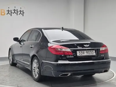 Hyundai Genesis 2012, 250000 км, за 1919.08 USD