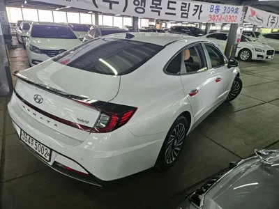 Hyundai Sonata 2020, 102853 км, за 12502.44 USD