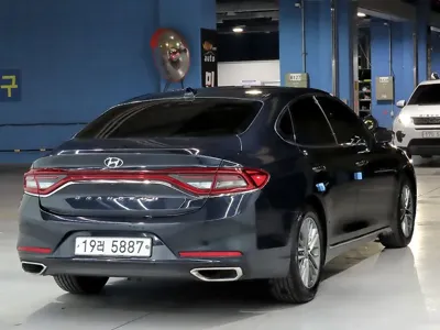 Hyundai Grandeur 2017, 53329 км, за 10174.61 USD