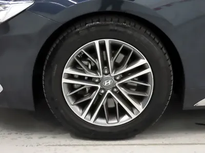Hyundai Grandeur 2017, 53329 км, за 10174.61 USD