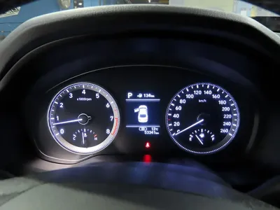 Hyundai Grandeur 2017, 53329 км, за 10174.61 USD - фото 8