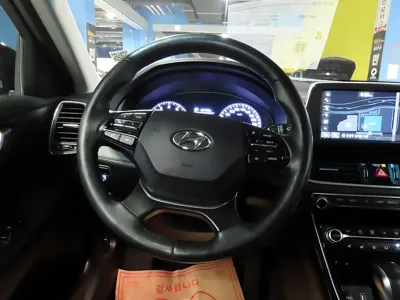 Hyundai Grandeur 2017, 53329 км, за 10174.61 USD - фото 12