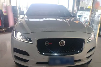 Jaguar F-Pace 2018, 124500 км, за 13560 USD