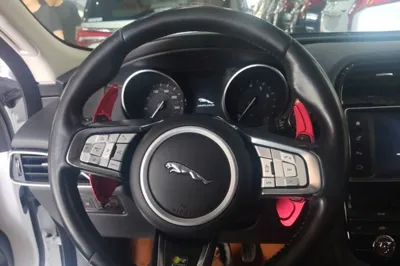 Jaguar F-Pace 2018, 124500 км, за 13560 USD - фото 13