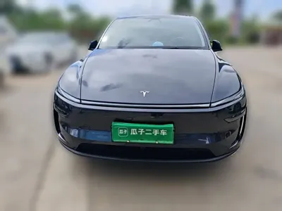 Tesla Model Y 2025, 25500 км, за 32901.07 USD