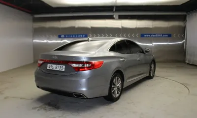 Hyundai Grandeur 2015, 210917 км, за 2801.3 USD