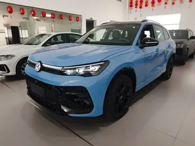 Volkswagen Tiguan L 2025, 4800 км, за 28024.55 USD