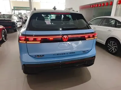 Volkswagen Tiguan L 2025, 4800 км, за 28024.55 USD - фото 6