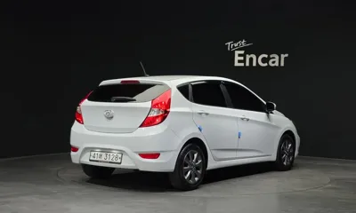 Hyundai Accent 2019, 58979 км, за 5817.03 USD