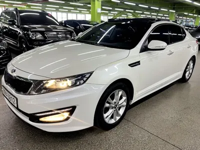 Kia K5 · 2012 год