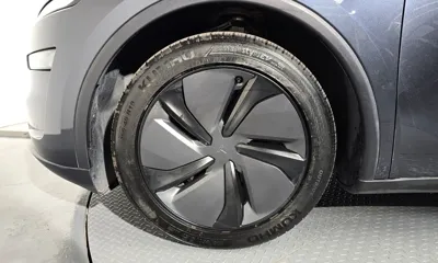 Tesla Model Y 2025, 16907 км, за 32438.39 USD