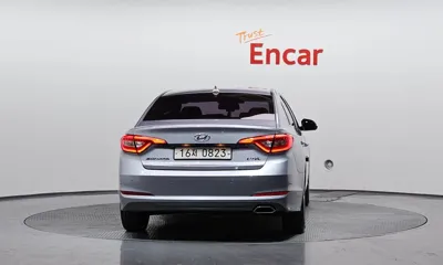 Hyundai Sonata 2016, 155067 км, за 5005.52 USD