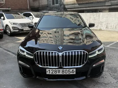 BMW 7-Series · 2021 год