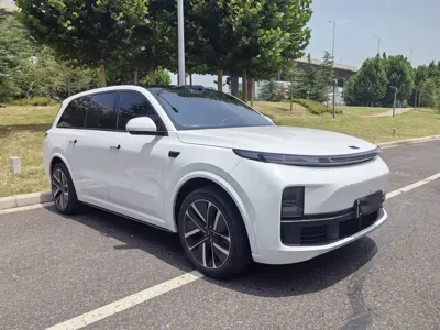 Li Auto Li L9 2023, 94000 км, за 32857.39 USD