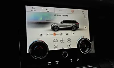 Land Rover Range Rover Velar 2019, 90751 км, за 17161.8 USD - фото 17