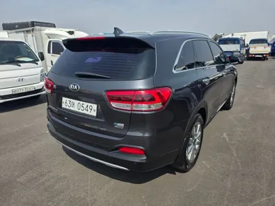 Kia Sorento 2016, 157300 км, за 8467.9 USD