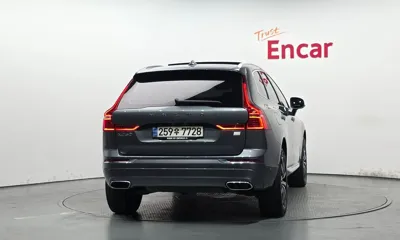 Volvo XC60 2021, 45606 км, за 26327.75 USD