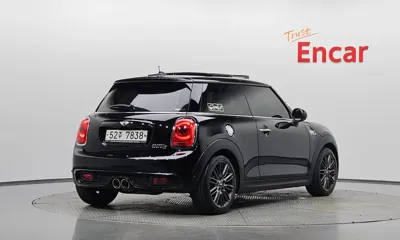 MINI Cooper 2017, 152316 км, за 6039.12 USD