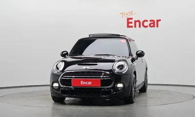 MINI Cooper 2017, 152316 км, за 6039.12 USD