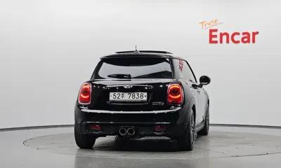 MINI Cooper 2017, 152316 км, за 6039.12 USD