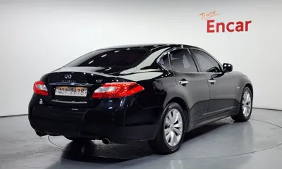 Infiniti M 2011, 96151 км, за 4032.26 USD