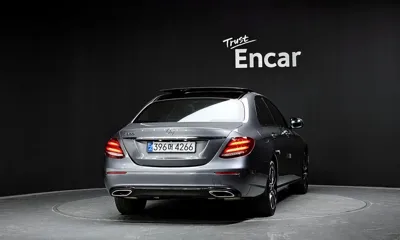Mercedes-Benz E-Class 2017, 116027 км, за 12825.58 USD