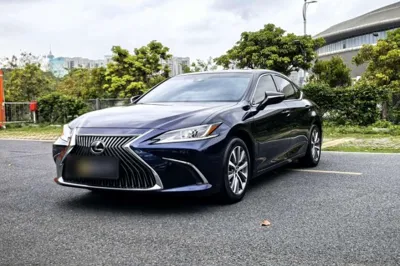 Lexus ES · 2020 год