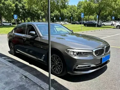 BMW 5 Series 2018, 100000 км, за 18444.89 USD