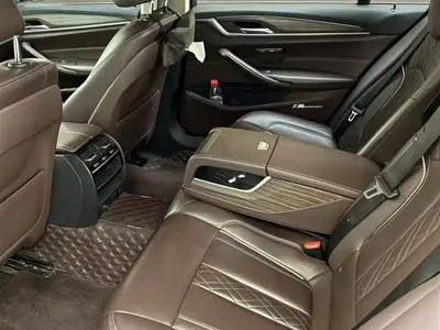 BMW 5 Series 2018, 100000 км, за 18444.89 USD