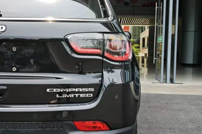 Jeep Compass 2017, 107200 км, за 6396 USD - фото 17