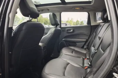 Jeep Compass 2017, 107200 км, за 6396 USD - фото 33