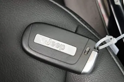 Jeep Compass 2017, 107200 км, за 6396 USD - фото 35