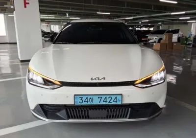 Kia EV6 · 2023 год