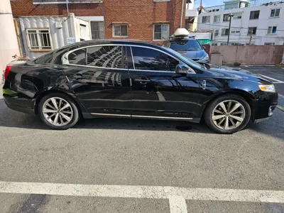Lincoln MKS 2012, 190000 км, за 1962.72 USD