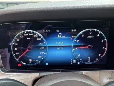 Mercedes-Benz E-Class 2023, 64700 км, за 40154.85 USD - фото 9