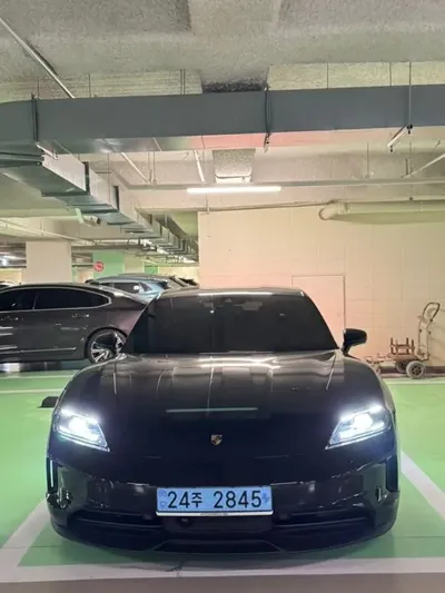 Porsche Taycan · 2025 год