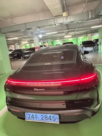 Porsche Taycan 2025, 16000 км, за 99652.1 USD - фото 9