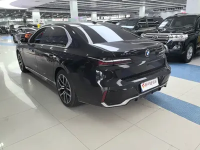 BMW 7 Series 2024, 16400 км, за 73394.69 USD