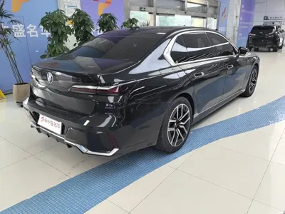 BMW 7 Series 2024, 16400 км, за 73394.69 USD