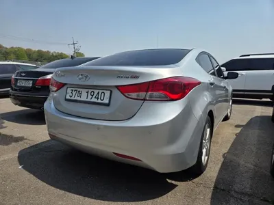 Hyundai Avante 2012, 169968 км, за 2297.49 USD