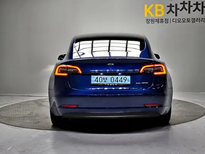 Tesla Model 3 2021, 36716 км, за 25449.52 USD