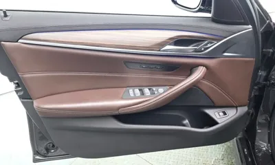 BMW 5-Series 2019, 82164 км, за 19869.72 USD - фото 24