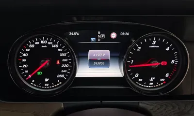 Mercedes-Benz E-Class 2017, 245956 км, за 9846.4 USD - фото 8