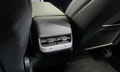 Tesla Model Y 2024, 81342 км, за 24937.64 USD - фото 27