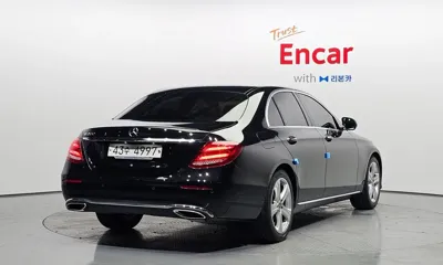 Mercedes-Benz E-Class 2018, 85082 км, за 13062.89 USD