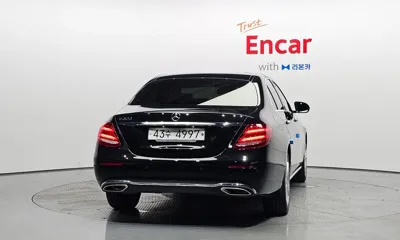 Mercedes-Benz E-Class 2018, 85082 км, за 13062.89 USD