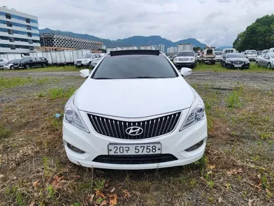 Hyundai Grandeur 2014, 152418 км, за 4791.91 USD