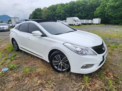 Hyundai Grandeur 2014, 152418 км, за 4791.91 USD