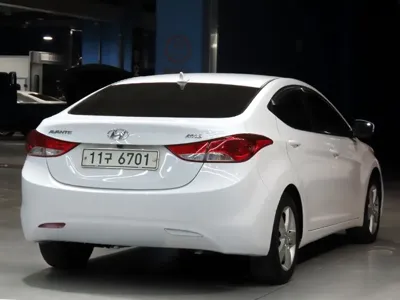 Hyundai Avante 2012, 212830 км, за 2264.93 USD