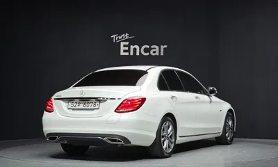Mercedes-Benz C-Class 2018, 23137 км, за 14527.69 USD
